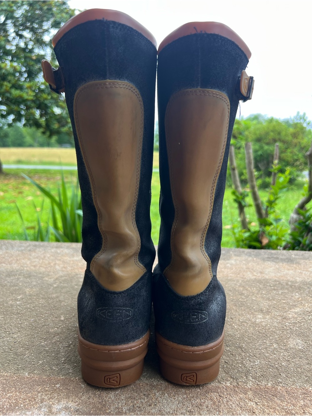 Keen Willamette Women’s Black Suede Mid-Calf Boots with Tan Trim - Picture 4 of 15